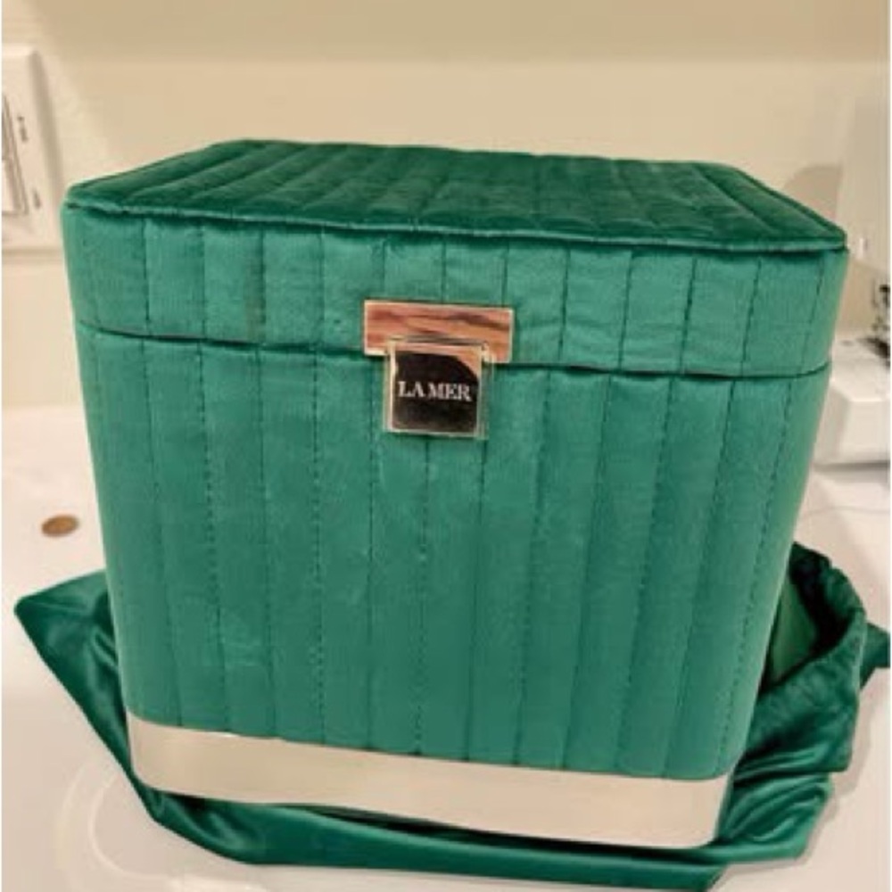 La Mer Luxe Vanity Stand Case Makeup New
